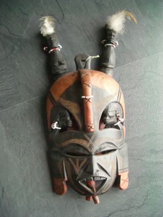 Holzmaske Mit 2 Herausnehmbaren Statuen,  Kenia Afrika,  Geschnitzt Bild