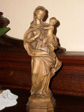 Holzfigur - Heiligenfigur - Madonna Mit Kind - Oberammergau? - Geschnitzt - Deko - Bild