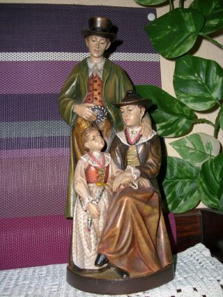 Holzfigur - Figurengruppe - Trachtengruppe - Familie - Südtirol? - Anri? - Bunt - Geschnitzt - Bild