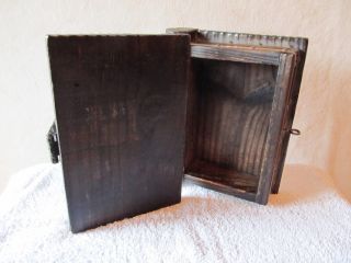Schöne Alte Holzbox In Buchform Mit Beschlägen Und Verschluß 14 X 18 X 6,  5 Cm Bild