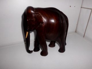 Holzfigur - Großer Elefant - Schnitzerei - Holzarbeit Bild