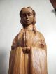 Holzfigur Schnitzerei Mädchen Betend Geschnitzt Und Signiert (r) Ca.  44 Cm Holzarbeiten Bild 5
