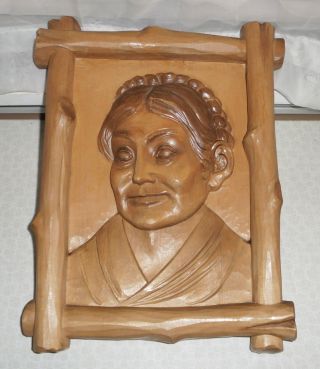 Geschnitztes Reliefbild Holz - Großmutter,  Oma - Bild