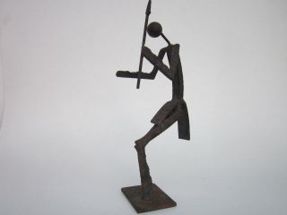 Skulptur Krieger Aus Eisen,  Geschweißt,  Schwer,  Recycling,  Simbabwe,  Afrika Bild