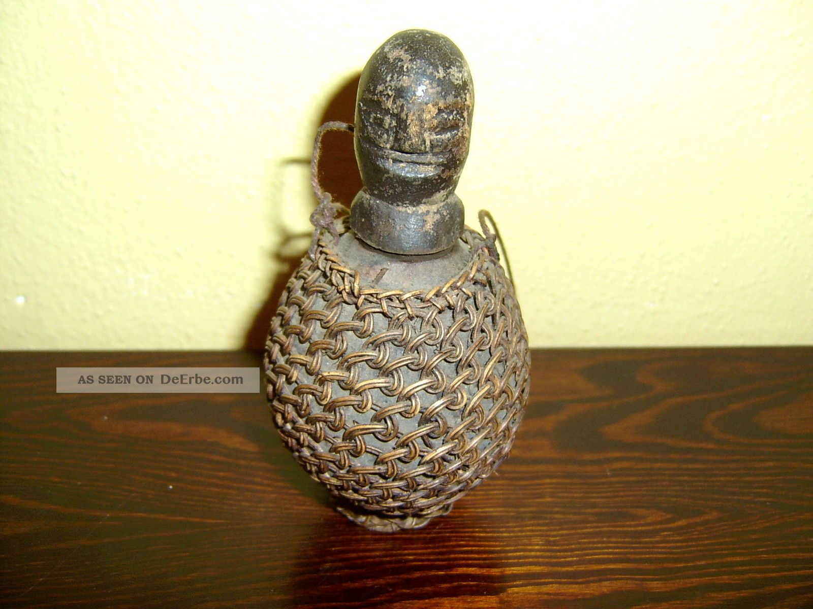 Alte Kokosnuss Flasche - Asiatika Lombok Indonesien - Handarbeit Kunst Kokos Entstehungszeit nach 1945 Bild
