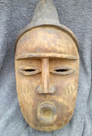 Afrikanische Stammes Kunst Maske Der Dan,  Liberia.  Afrika Bild