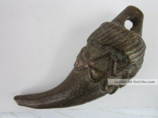 Anhänger LÖwenkralle Aus Bronze,  In Der Verlorenen Form Gearbeitet,  Westafrika Entstehungszeit nach 1945 Bild