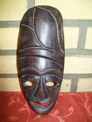 Afrikanische Maske Aus Nussbaumholz 21 Cm Hoch Bild