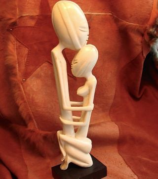 Grosse Figur Eines Paares Aus Echtem Bein,  Couple In Love From Ivory,  518g Bild