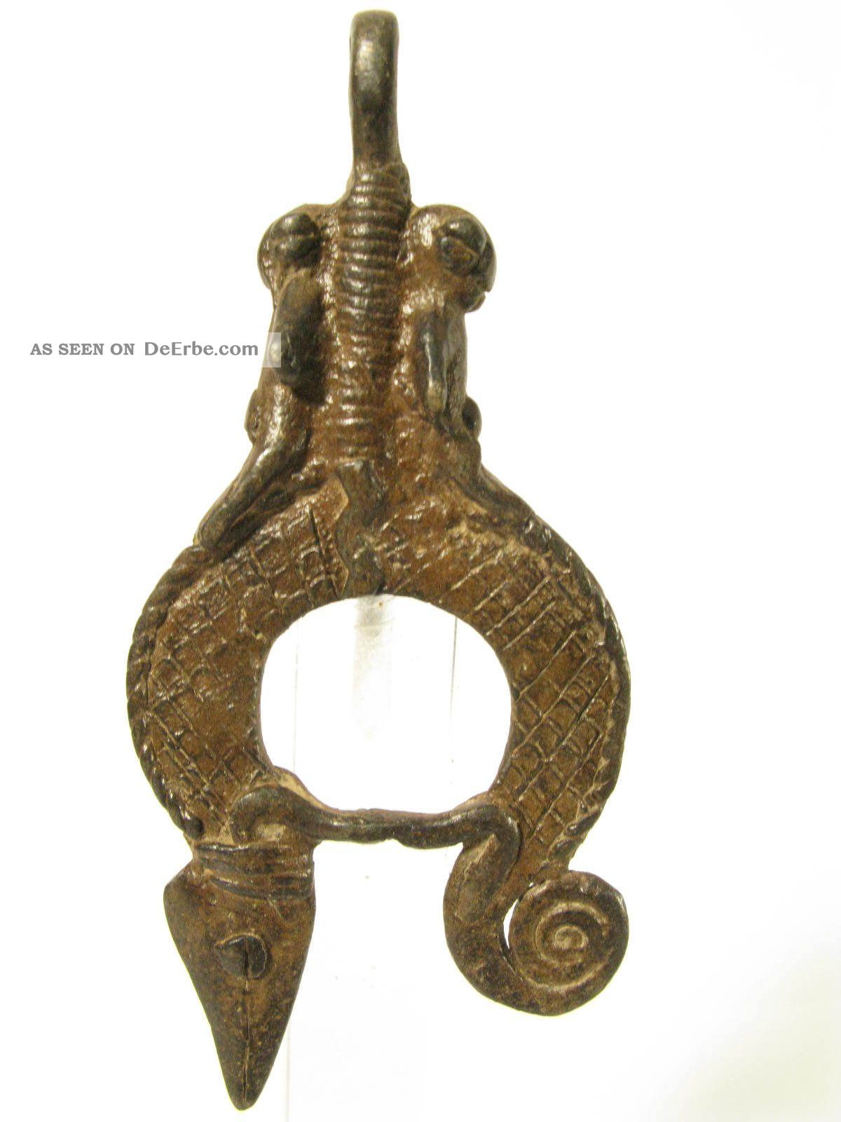 Schönes Amulett Chamäleon Guin Gan Schmuckanhänger Brass Pendant Chameleon Entstehungszeit nach 1945 Bild