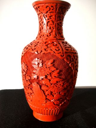 Chinesische,  Rot Geschnitzte Lack Vase In Einem Hervorragendem. Bild
