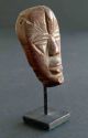 Seltene,  Alte Afrikanische Miniatur - Maske,  Höhe Ca.  6,  5 Cm,  Metallsockel Entstehungszeit nach 1945 Bild 2