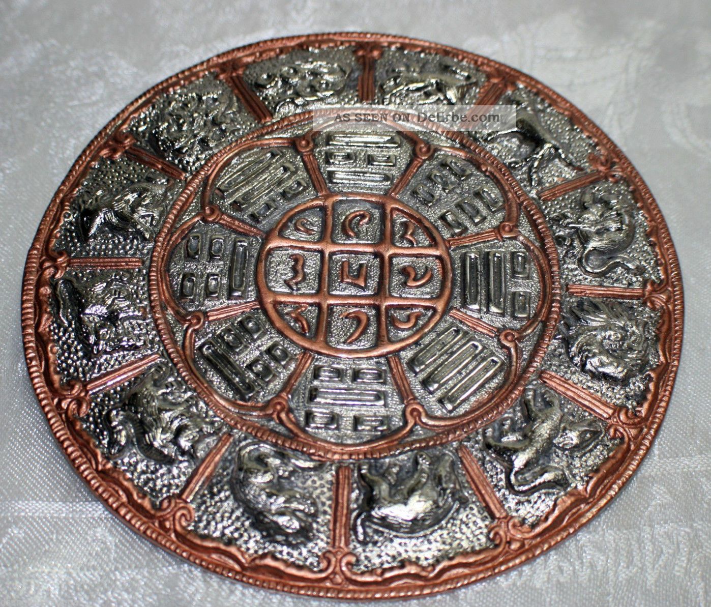 massiver Tibetischer Kalender als Amulett mit OM Buddha 