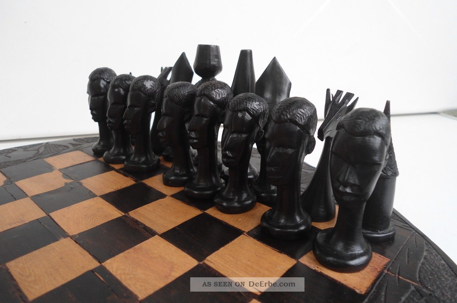 Alte Afrikanische Schachfigur Und Brett Aus Ebenholz/tanzanie/makonde