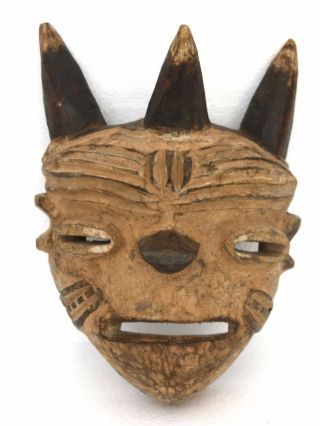 Stammesmaske Maske Mit Drei Hörnern Holz Kongo Bild