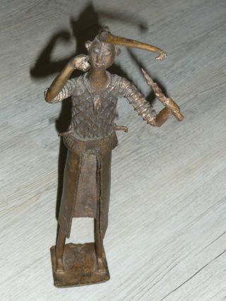Bronze ? Afrikanische Frau Afrika 980 Gr.  Frau Stehend Mit Zopf Und Dolch? 30cm Bild
