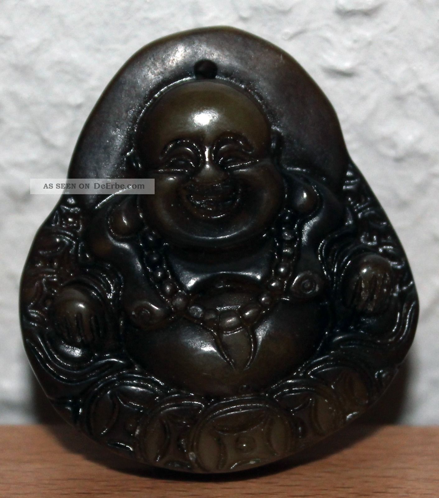 Chinesisches Jade Amulett Pendant Anhänger China Chinese Carved Schnitzerei Entstehungszeit nach 1945 Bild