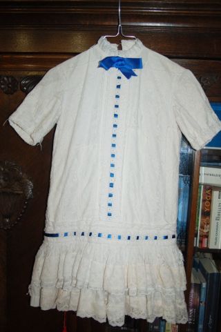 Uraltes Kinderkleid,  Ca 1900 Spitzenkleid Hinten Mit Miederhaken Puppen Bild