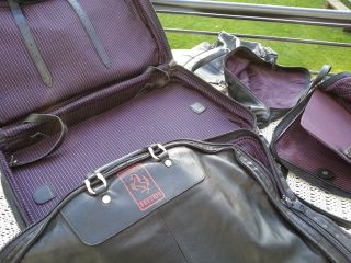 Koffer Und Taschenset Aus Leder Von Ferrari,  Gut Erhalten,  4 Teile Bild