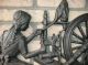 Wandbild Handarbeit Gusseisen Bronze Farbe Schw.  Kupfer Mädchen Spinnrad Wandbild Gefertigt nach 1945 Bild 3