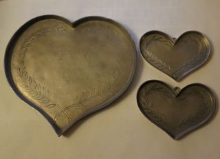 4x Zinnteller Herzform Herz Teller Tablett Aufhänger Sandguss Handarbeit 95 Bild