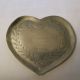 4x Zinnteller Herzform Herz Teller Tablett Aufhänger Sandguss Handarbeit 95 Gefertigt nach 1945 Bild 4