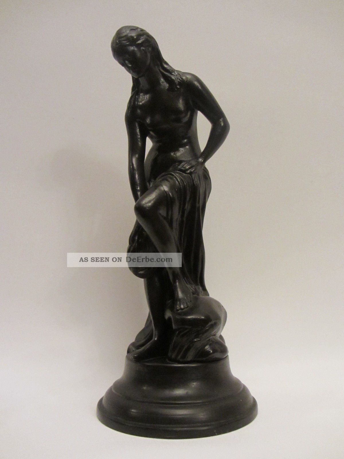Alte Bronze / Metall Figur Frau Marke 