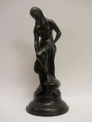 Alte Bronze / Metall Figur Frau Marke 