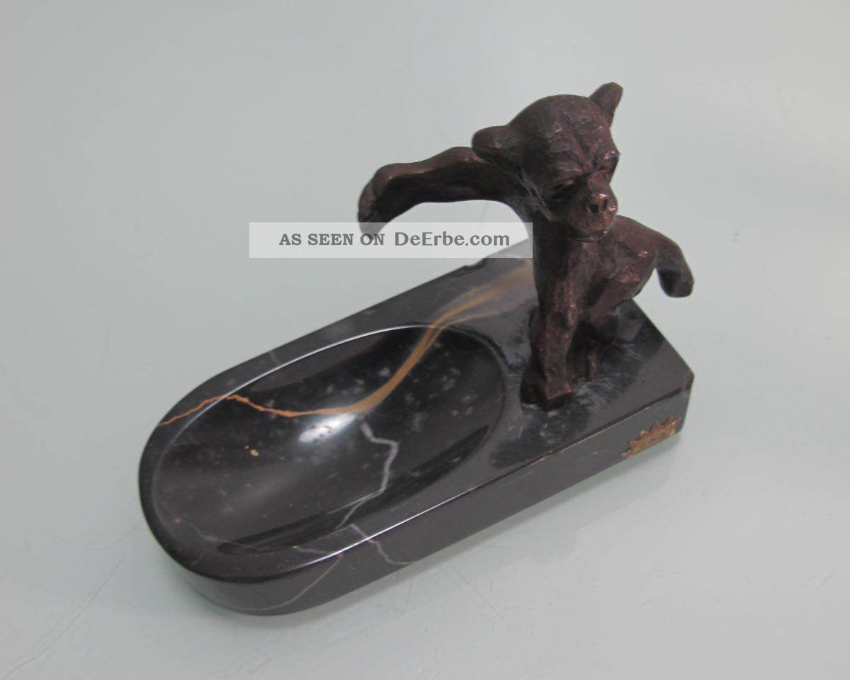 Pfeifenständer Bronze Affe Auf Sockel Bez.  Egz Pfeifenhalter Bronze Bild