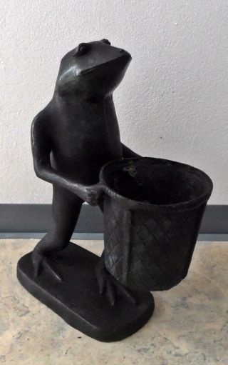 Bronze Frosch Gartenfigur Mit Blumenkübel Bild