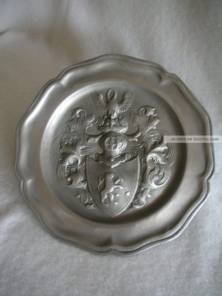 Wandteller Sammelteller Zinn? Wappen Relief 23 Cm Gefertigt nach 1945 Bild
