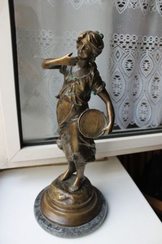 Jugendstil,  Bronzeskulptur Mädchen Mit Tambourine Bild
