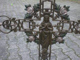 Altes Grabkreuz,  Wegekreuz,  Kruzifix Aus Gusseisen,  Mit Maria Bild