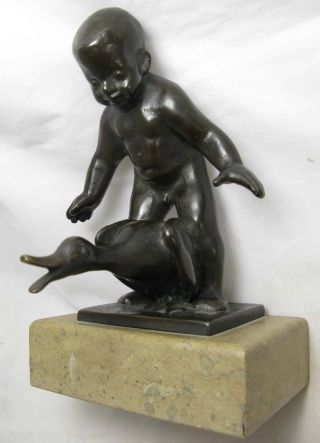 Jakob Ludwig Schmitt Bronze Figur / Skulptur Gänsefänger / Junge Mit Gans 1920 Bild