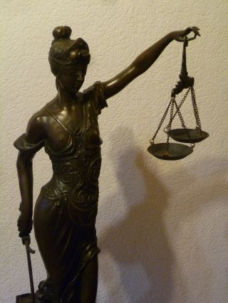 Justizia Bronze Figur Justitia Göttin Der Gerechtigkeit Anwalt Recht H:ca.  101cm Bild