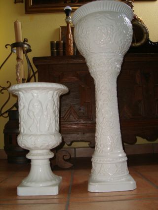 2 Keramik Blumensäulen Weis Ca.  1950,  Oder Auch älter, . Bild