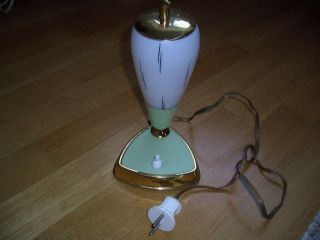Sehr Hübsche Alte Nachttischlampe Tischlampe Metall Glas Um 1950 - 60 Bild
