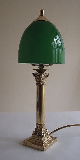 Sehr Schöne Messing - Tischlampe Mit Farbiger Glasschale Bild