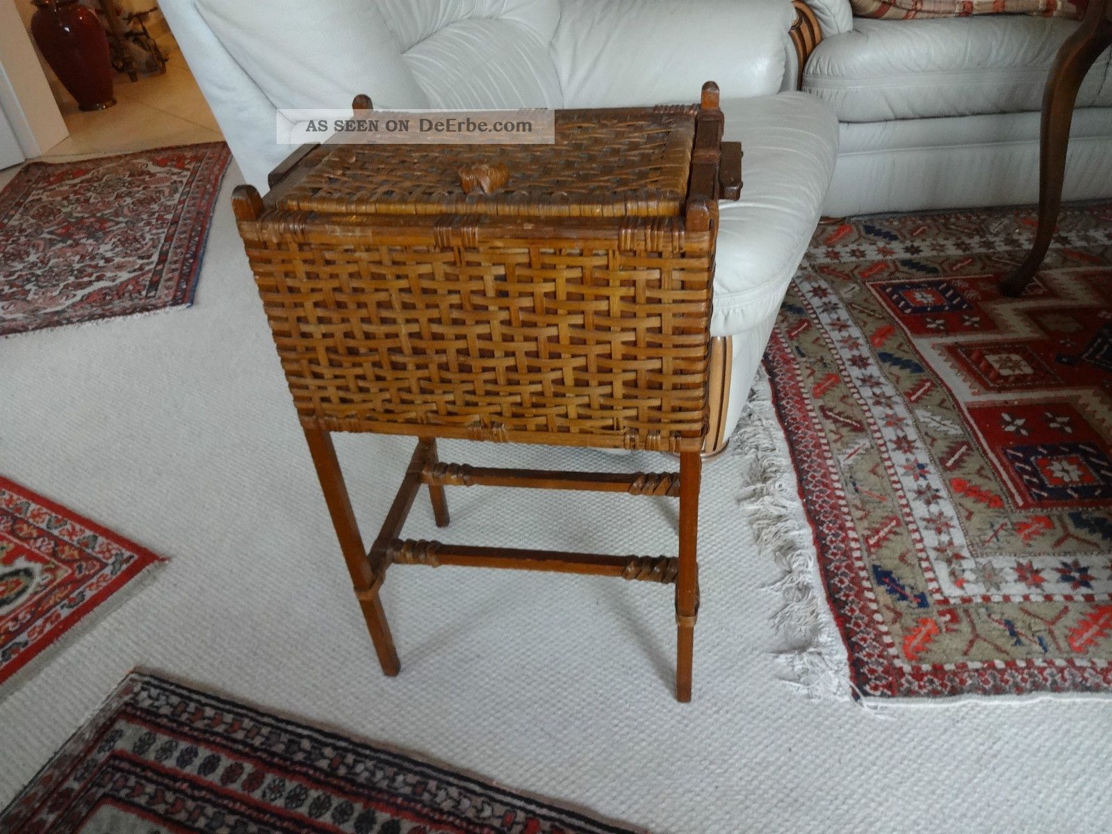 Außergewöhnlicher Alter Nähkasten V. Oma Auf Beinen Mit Geflecht Art