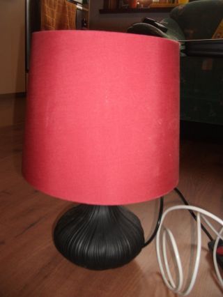 60er 70er Jahre Lampe Tischlampe Vintage Rot Schwarz Mit Schirm Druckschalter Bild