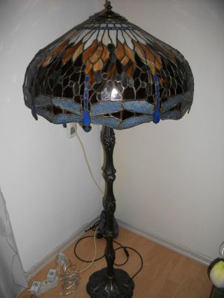 Orig.  Handgefertigte Tiffany - Stehlampe,  Broncefuß,  Bleiverglast,  Kleine Macken Bild