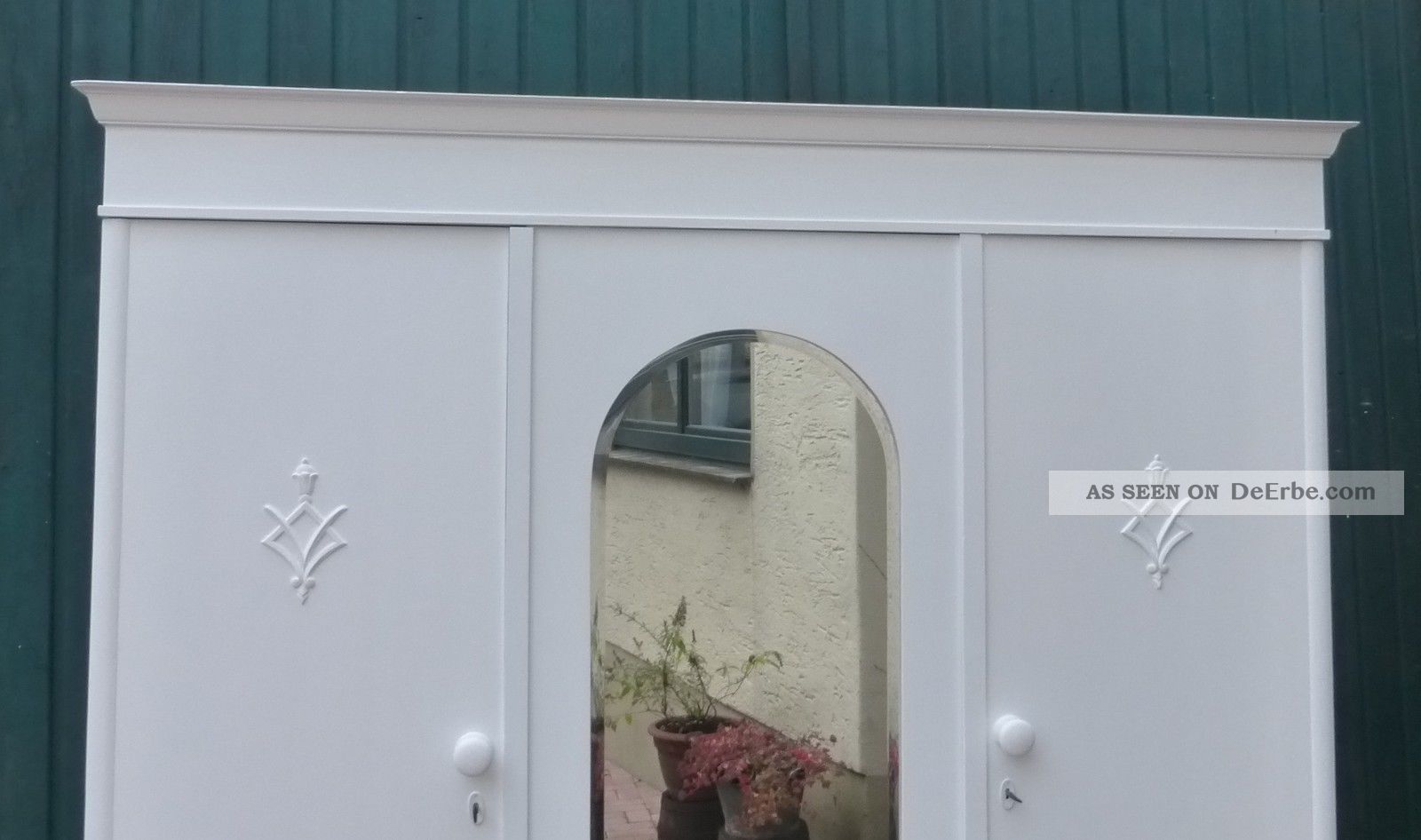 Großer Antiker Kleiderschrank In Weiß, Spiegel, Landhausstil