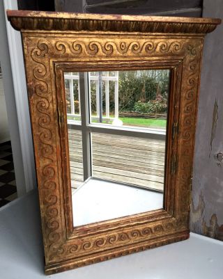 Antiker Spiegel In Schönem Holzrahmen Bild