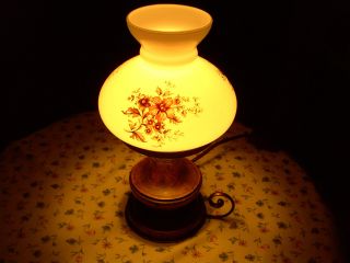 Schöne Tischlampe Im Stil Einer Alten Petroleumlampe Bild