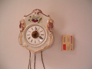 Schwarzwälder Porzellan Jockele Uhr Um 1860 Bild