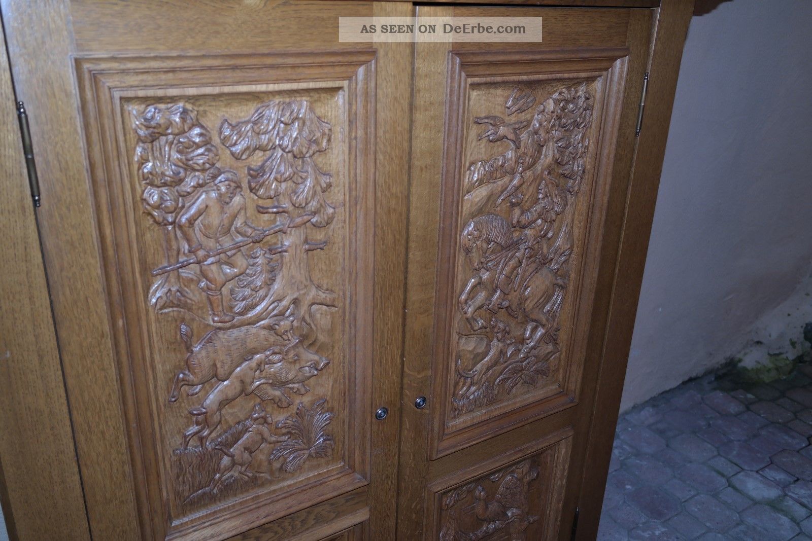 Jagdschrank, Antik Schrank, Schnitzerei Schrank, Waffenschrank