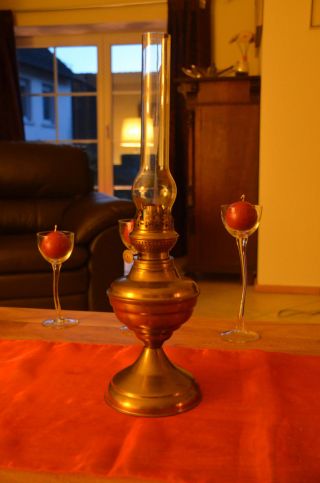 Große Und Sehr Schöne Antike Öllampe/petroleumlampe Messing 50 Cm Hoch Bild