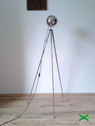 Design Lampe Stehlampe Bauhaus Tripod Art Industrie Stativ Kugel Deco Space Bild