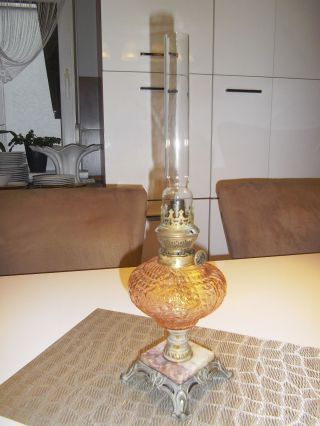 Alte Petroleumlampe,  Pressglas,  Lampe,  Öllampe,  Glaszylinder,  Rosa Pressglas,  Glas Bild