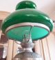 Tischlampe Im Petroleumlampen - Stil,  Zinn/zinnguss,  SmaragdgrÜner L - Schirm,  Glaszyl. Gefertigt nach 1945 Bild 4